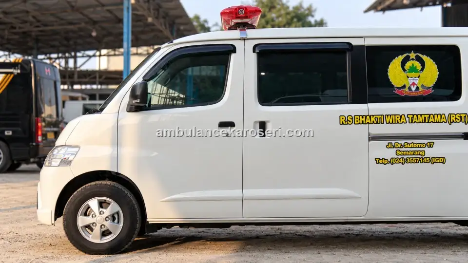 Tampilan eksterior · samping