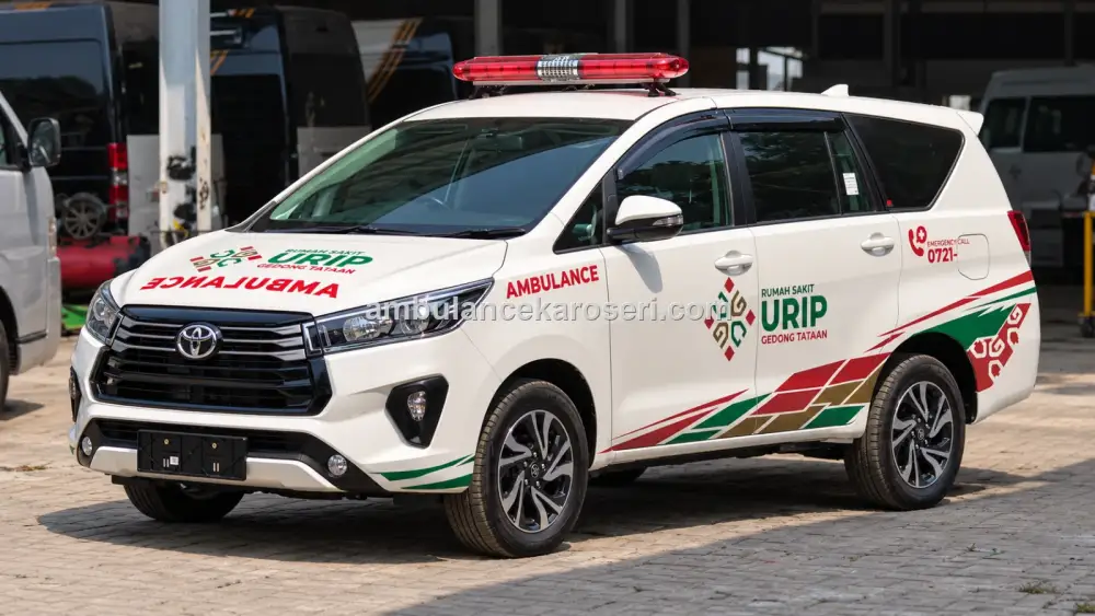Karoseri ambulance Toyota Innova